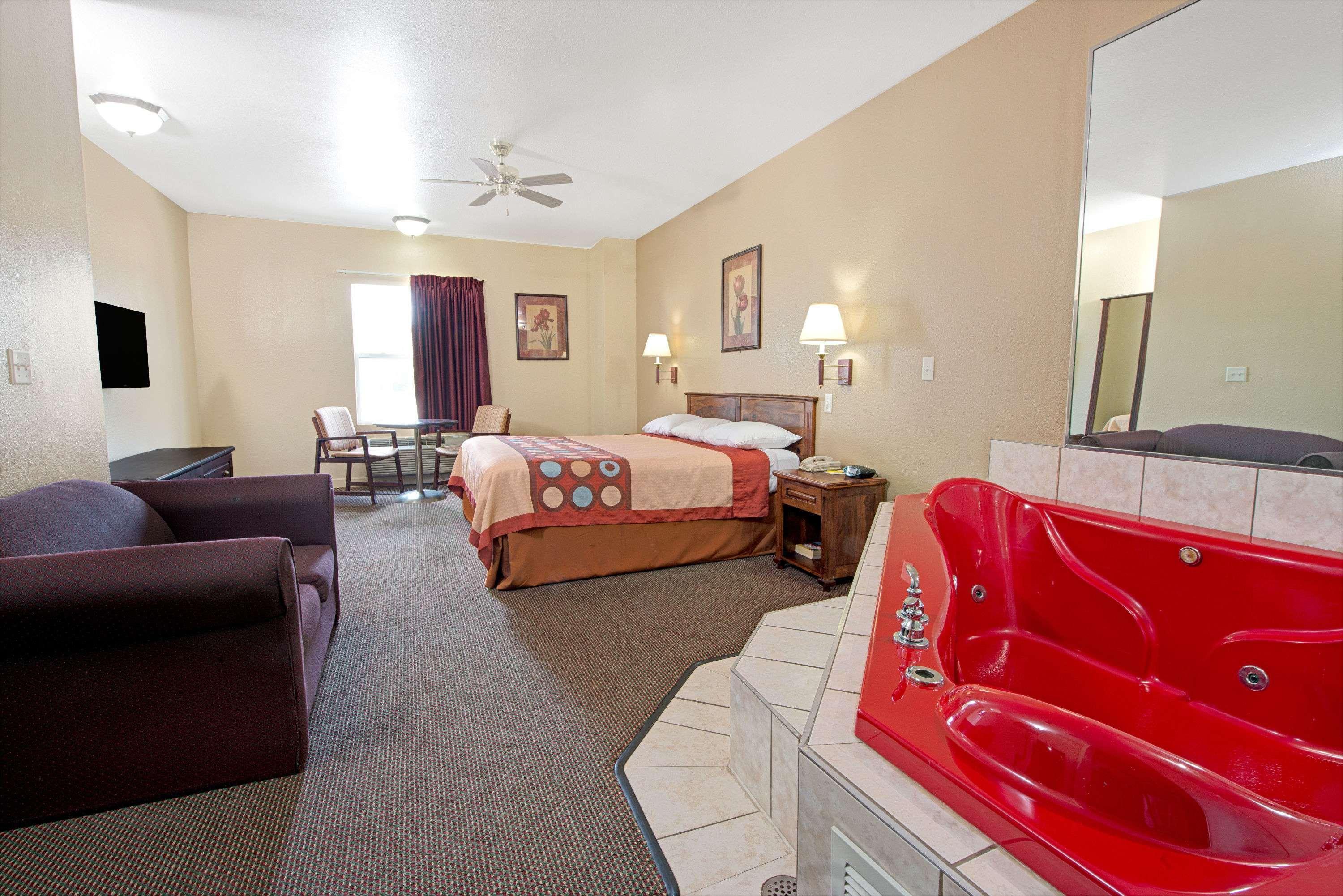 Super 8 By Wyndham St. Louis Airport * Woodson Terrace