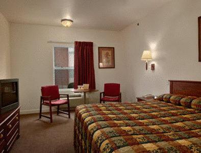 Super 8 By Wyndham St. Louis Airport