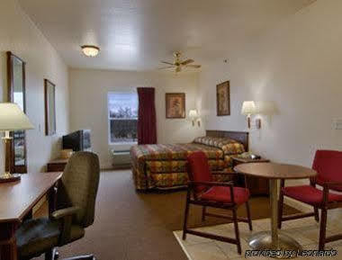 Super 8 By Wyndham St. Louis Airport * Woodson Terrace